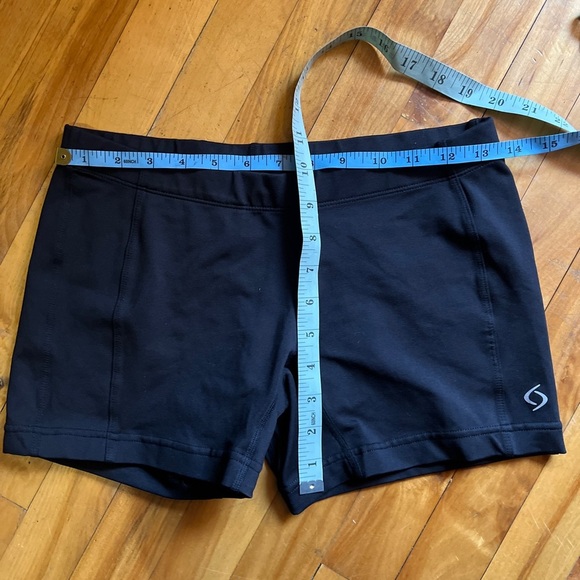 Moving Comfort Black Shorts M - Picture 5 of 5